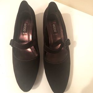 ECCO 2” with strap brown suede heels